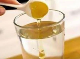 TVRDA VAM JE ST0LICA, ŠTA DA RADITE: Samo Popite 0VAJ NAPITAK, Smjesa Koja Će Vas Riješiti MUKE!