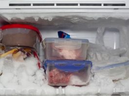 Skuplja vam se led u zamrzivaču? Stavite jednu namirnicu unutra i rešićete problem do kraja leta!