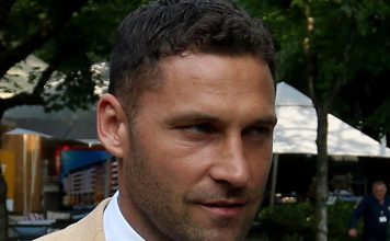 Tu su ćerke, majka i sestra ali jednu osobu javnost prvi put vidi: Duško Tošić objavio fotografiju sa proslave 40. rođendana