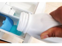 Mnogi još uvijek ne znaju da veš mašina ima tajno dugme za ribanje fioke: Evo gdje se nalazi