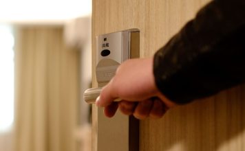 Nikada ne ostavljajte vrata spavaće sobe noću otvorena, zbog jednog veoma ozbiljnog razloga