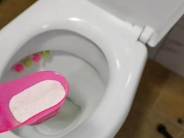 Sipajte u WC šolju, skinite žute mrlje, zablistaće i MIRISATI KAO NIKADA