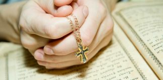 Ove molitvene reči treba da pročita svaka devojka koja želi da se uda: Čitajte je i imaćete prsten na ruci!