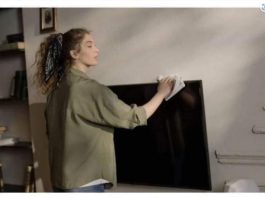 SUPER TRIK ZA ČIŠĆENJE TELEVIZORA: Ovako ćete mu produžiti vijek trajanja, TAJNA JE U 1 NAMIRNICI