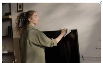 SUPER TRIK ZA ČIŠĆENJE TELEVIZORA: Ovako ćete mu produžiti vijek trajanja, TAJNA JE U 1 NAMIRNICI