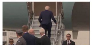 “Karma nikog nikad nije zaobišla”: Tramp se sapleo na stepenicama pre nego što je ušao u avion, “ODE ČOVEK”! VIDEO