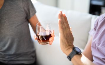 NEUROLOG UP0Z0RAVA SVE! 0vo piće nikako nemojte piti tokom ljeta, razara srce i loše utiče na mozak