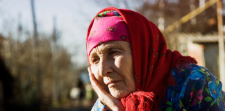 “Prvi muž me oterao jer nisam mogla da rodim, drugi komšinici napravio dete, a treći…” Gorak život Seke iz Bijeljine