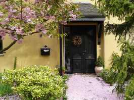 Ovaj predmet uvek držite ispred ulaznih vrata, nikako u kući! Kažu da čuva ukućane od zla i nemaštine