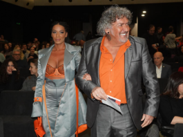 Gladovao, grejao vodu da bi se kupao, pa podigao vilu s crkvom u vrtu: Sad živi u luksuzu s 20 godina mlađom…