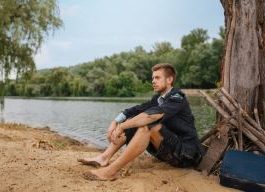 Ovaj čovek živeo je na pustom ostrvu sa 7 žena čak 8 godina i sa njima je dobio 27 dece: Način na koji su živeli nakon što su pronađeni sve šokira