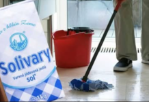 Razlog zašto iskusne domaćice peru podove OBIČNOM SOLJU: Probala sam JEDNOM i nikada više neću ni na koji drugi način!