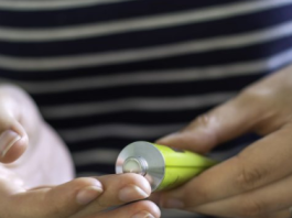 Znate li ovu JEFTINU mast iz apoteke? Skoro niko ne zna da zamenjuje i najskuplju kremu i izglađuje bore kao pegla!