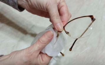 NIKAKO NE BACAJTE NAOČARE KADA IZGREBETE STAKLA: