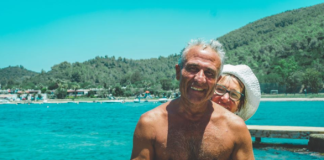 “Bio sam na najvećem nudističkom kruzeru na svetu, ne sluteći da će oko mene biti gej muškarci: Kad je kapetan rekao da se skinemo, usledio je šok”