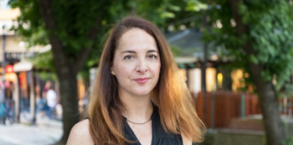 Sahranila sam muža pre 5 godina, taman kada sam da živim sa tugom, pojavio se na mojim vratima: Istinu koju mi je saopštio zabolela me više od njegove smrti