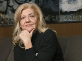 Marina je ušla u sobu i pronašla sina kako nepomično leži, a prsti su mu već bili plavi: “Nikada nisam želela da vidim rezultate obdukcije, šta mi to znači…”