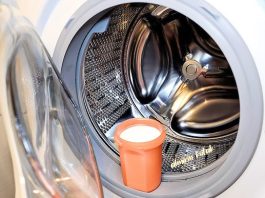 Ulijem 3 čaše u veš mašinu i stavim pranje na 90 stupnjeva: Nakon 2 sata veš mašina je KAO NOVA!