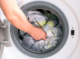 ŠTA SE DESI KAD U VEŠ MAŠINU STAVITE I 3 KAŠIKE ŠEĆERA: Probajte i ostaćete bez teksta!