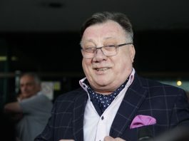 2 stvari koje su se Halidu Bešliću desile slučajno, a život su mu promenile iz korena: Sudbina kao da je htela da postane veliki 2 stvari koje su se Halidu Bešliću desile slučajno, a život su mu promenile iz korena: Sudbina kao da je htela da postane veliki - featured image