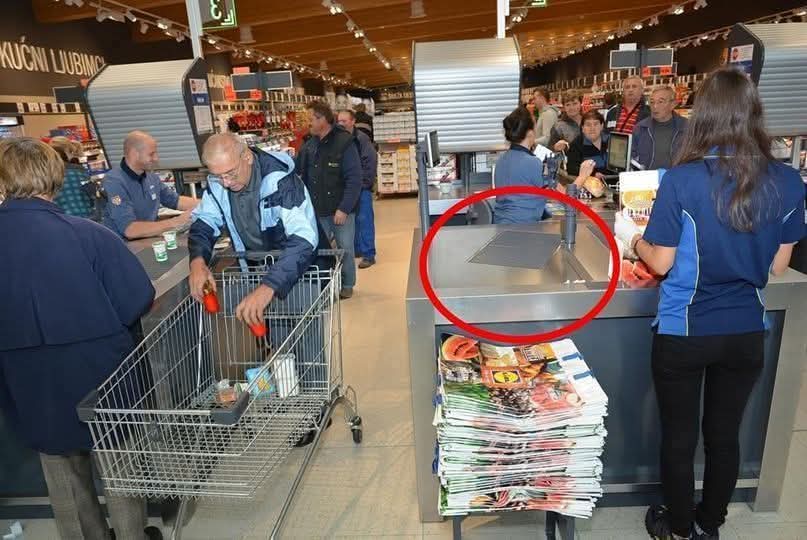 „Nikad više neću u Lidl!“ – Mnogi ljudi do sada nisu primetili da to rade, to je nečuveno… (Foto) - featured image „Nikad više neću u Lidl!“ – Mnogi ljudi do sada nisu primetili da to rade, to je nečuveno… (Foto) - featured image
