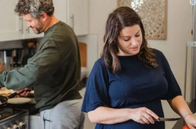 Žena podijelila neobično iskustvo: “Napravila sam pitu i tako saznala da me muž vara” - featured image Žena podijelila neobično iskustvo: “Napravila sam pitu i tako saznala da me muž vara” - featured image