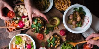 Čim napunite 50 godina, na ovu hranu zaboravite: Zbog nje se hormoni uzbune, telo se goji, a mozak propada Čim napunite 50 godina, na ovu hranu zaboravite: Zbog nje se hormoni uzbune, telo se goji, a mozak propada - featured image