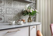 Kakve pločice staviti iza šporeta i radne površine: Ove menjaju svaku malu kuhinju, a evo koje se lako čiste Kakve pločice staviti iza šporeta i radne površine: Ove menjaju svaku malu kuhinju, a evo koje se lako čiste - featured image