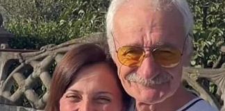 Godinama tražila biološke roditelje, pa oca pronašla na Fejsbuku: ŠOKIRALA se kada je saznala da su prijatelji, a reakcija majke je sve iznenadila Godinama tražila biološke roditelje, pa oca pronašla na Fejsbuku: ŠOKIRALA se kada je saznala da su prijatelji, a reakcija majke je sve iznenadila - featured image