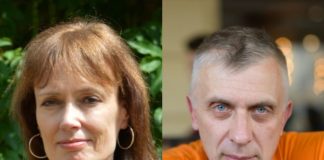 U starim fotografijama sam pronašla sliku svog supruga sa nepoznatom ženom i detetom: A kad sam videla šta piše na poleđini rekla sam mu da želim razvod U starim fotografijama sam pronašla sliku svog supruga sa nepoznatom ženom i detetom: A kad sam videla šta piše na poleđini rekla sam mu da želim razvod - featured image