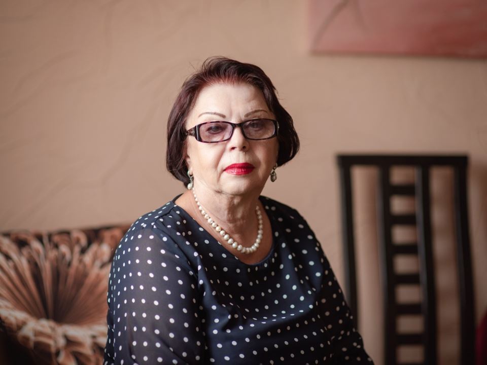 12 navika koje ženu čine neurednom: 2 prostorije su ogledalo njene higijene i mentalnog stanja - featured image 12 navika koje ženu čine neurednom: 2 prostorije su ogledalo njene higijene i mentalnog stanja - featured image