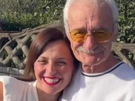 Godinama tražila biološke roditelje, pa oca pronašla na Fejsbuku: ŠOKIRALA se kada je saznala da su prijatelji, a reakcija majke je sve iznenadila Godinama tražila biološke roditelje, pa oca pronašla na Fejsbuku: ŠOKIRALA se kada je saznala da su prijatelji, a reakcija majke je sve iznenadila - featured image