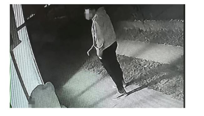 P0TRESN0! Marija iz Smedereva objavila snimak sa komšijine kamere, želi da ovo vide svi: “Nisam očekivala taj potez, pa ona je maIoljetna, s leđa je na siIu..” - featured image P0TRESN0! Marija iz Smedereva objavila snimak sa komšijine kamere, želi da ovo vide svi: “Nisam očekivala taj potez, pa ona je maIoljetna, s leđa je na siIu..” - featured image