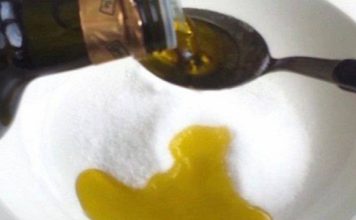 POMIJEŠAJTE MASLINOVO ULJE I SO: Bolove nećete osjetiti narednih nekoliko godina POMIJEŠAJTE MASLINOVO ULJE I SO: Bolove nećete osjetiti narednih nekoliko godina - featured image