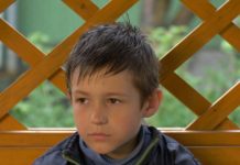 Čim se rodio majka ga je bacila u smeće: Uzeo ga je čovek iz gradske čistoće, posle 12 godina je shvatio šta je uradio Čim se rodio majka ga je bacila u smeće: Uzeo ga je čovek iz gradske čistoće, posle 12 godina je shvatio šta je uradio - featured image