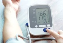 POGREŠNO MJERENJE KRVNOG PRITISKA SKORO GA KOŠTALO ŽIVOTA: Čak 90 odsto ljudi pravi ovu grešku ikvari rezultat POGREŠNO MJERENJE KRVNOG PRITISKA SKORO GA KOŠTALO ŽIVOTA: Čak 90 odsto ljudi pravi ovu grešku ikvari rezultat - featured image