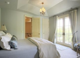 Zašto kod Francuskinja spavaće sobe izgledaju besprekorno? 5 trikova stvaraju čudo, možete ih primeniti odmah Zašto kod Francuskinja spavaće sobe izgledaju besprekorno? 5 trikova stvaraju čudo, možete ih primeniti odmah - featured image