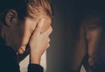 Kako prepoznati emocionalno nestabilnu osobu koja glumi da je “sasvim normalna”? Obratite pažnju na NJIHOVE rečenice i reakcije Kako prepoznati emocionalno nestabilnu osobu koja glumi da je “sasvim normalna”? Obratite pažnju na NJIHOVE rečenice i reakcije - featured image