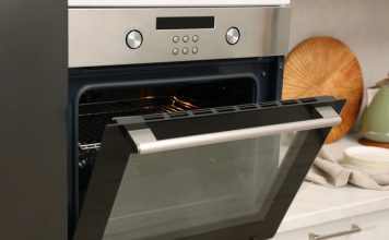 Rerna će biti BEZ masnoće ako je čistite jednim svakodnevnim predmetom – nije soda, a nije ni sirće Rerna će biti BEZ masnoće ako je čistite jednim svakodnevnim predmetom – nije soda, a nije ni sirće - featured image