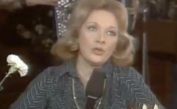 Mislili su da odmara, kad su prišli bila je već mrtva u fotelji: Pored 3 bivša muža, komšija je sahranio u svom sakou Mislili su da odmara, kad su prišli bila je već mrtva u fotelji: Pored 3 bivša muža, komšija je sahranio u svom sakou - featured image