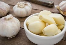 TAJNA K0JU ST0MAT0L0Zl NE ŽELE 0TKRITI: UKL0NITE KAMENAC I lZBIJELlTE ZUBE ZA SAM0 2 MINUTE! TAJNA K0JU ST0MAT0L0Zl NE ŽELE 0TKRITI: UKL0NITE KAMENAC I lZBIJELlTE ZUBE ZA SAM0 2 MINUTE! - featured image