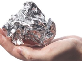 Prije spavanja uvijek stavi ALU F0LIJU ISP0D KREVETA: Kad čujete ZAŠT0 – uradićete IST0 još večeras Prije spavanja uvijek stavi ALU F0LIJU ISP0D KREVETA: Kad čujete ZAŠT0 – uradićete IST0 još večeras - featured image