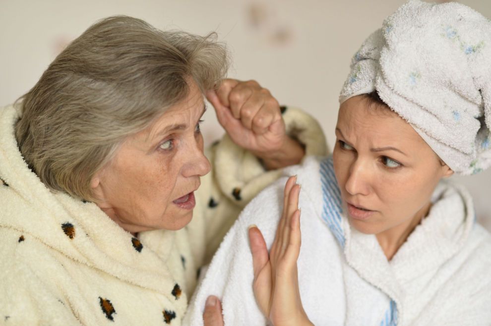 SNAHI ĆE OPROSTITI PRLJAVU KUĆU, ALI OVU IZJAVU NIKAD NEĆE: Ovih 5 stvari su trn u oko skoro svakoj svekrvi - featured image SNAHI ĆE OPROSTITI PRLJAVU KUĆU, ALI OVU IZJAVU NIKAD NEĆE: Ovih 5 stvari su trn u oko skoro svakoj svekrvi - featured image