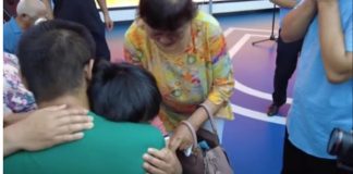 Tragao je više od 20 godina za sinom koga su otmičari odveli kad je bio beba: Nakon što je potrošio sav novac i izgubio svaku nadu, USLIJEDIO JE POZIV Tragao je više od 20 godina za sinom koga su otmičari odveli kad je bio beba: Nakon što je potrošio sav novac i izgubio svaku nadu, USLIJEDIO JE POZIV - featured image