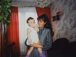 “Uradila sam DNK test i zanemela od oka kad sam videla ko mi je otac: Bilo mi je jasno zašto je majka 60 godina krila istinu i tajnu odnela u grob” “Uradila sam DNK test i zanemela od oka kad sam videla ko mi je otac: Bilo mi je jasno zašto je majka 60 godina krila istinu i tajnu odnela u grob” - featured image