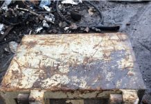 Ova je obitelj 30 godina ignorirala tešku kutiju – ono što su pronašli unutra ostavilo ih je bez teksta Ova je obitelj 30 godina ignorirala tešku kutiju – ono što su pronašli unutra ostavilo ih je bez teksta - featured image