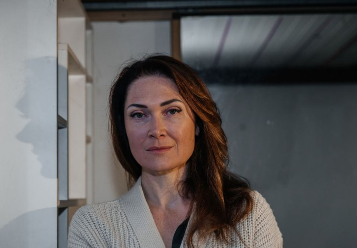 Ako primetite da vaš muž uporno radi ove 3 stvari, bežite od njega: Možete razviti ozbiljne psihičke probleme, tvrde psiholozi - featured image Ako primetite da vaš muž uporno radi ove 3 stvari, bežite od njega: Možete razviti ozbiljne psihičke probleme, tvrde psiholozi - featured image