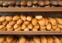 Da li je ovo nešto najgroznije što je ikada pronađeno u hrani? Pogledajte šta su Šapčani pronašli u hlebu