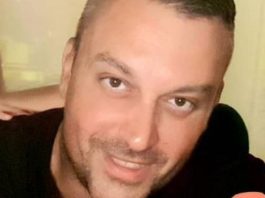 Poznati srpski voditelj već dve godine bori se sa leukemijom! Prvi simptom bio je potpuno neočekivan, niko nije ni slutio o čemu se radi Poznati srpski voditelj već dve godine bori se sa leukemijom! Prvi simptom bio je potpuno neočekivan, niko nije ni slutio o čemu se radi - featured image