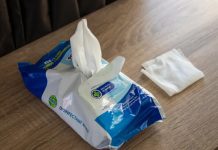 Ubacite vlažnu maramicu u mašinu za pranje veša i gledajte rezultat posle pranja: Nema boljeg trika Ubacite vlažnu maramicu u mašinu za pranje veša i gledajte rezultat posle pranja: Nema boljeg trika - featured image